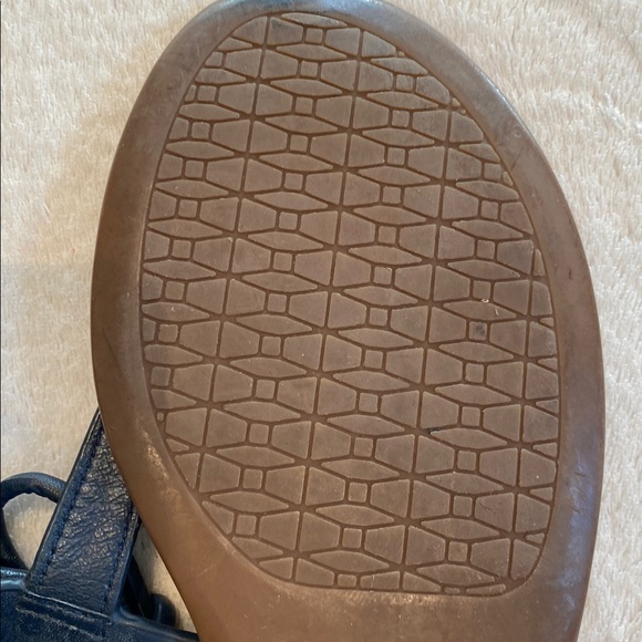 Kate Spade navy leather t-strap sandals with leather bows with gold tip Sz 8 - Picture 8 of 10